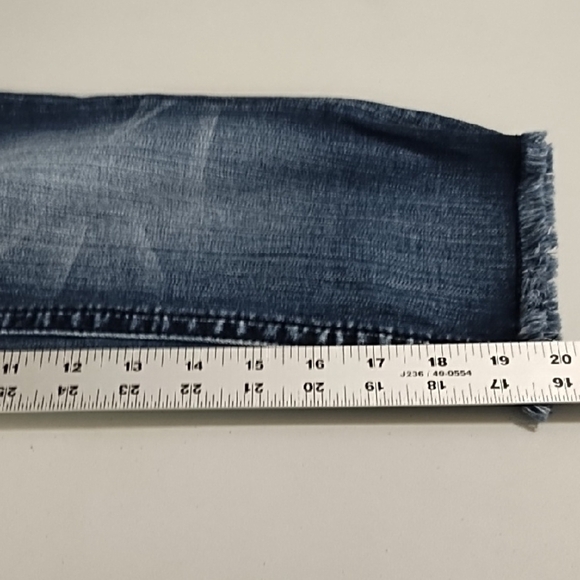 Miss Me Blue Ankle Cropped Capri Stretch Jeans with Embroidery Raw Hem - Picture 12 of 16